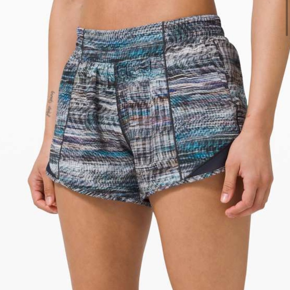 Lululemon Hotty Hot Short *Long 4"
